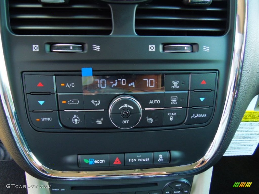 2013 Chrysler Town & Country Limited Controls Photo #70259524