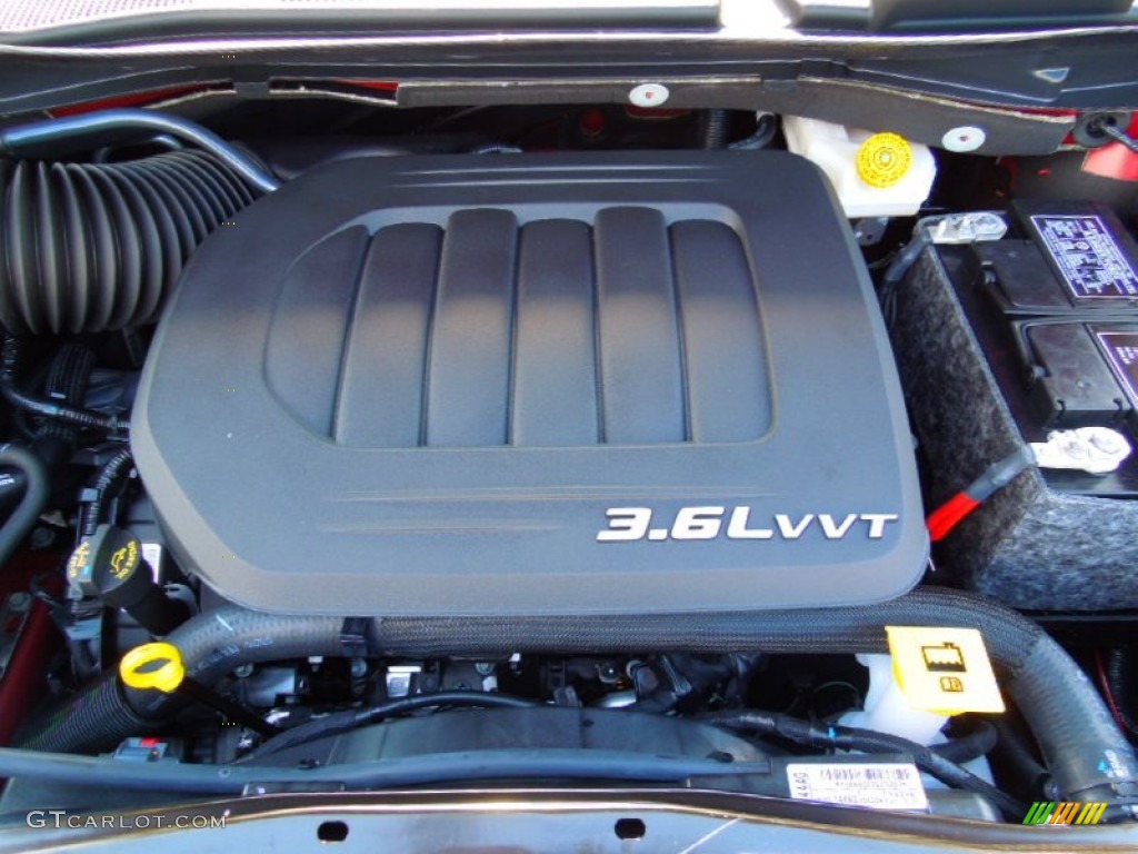 2013 Chrysler Town & Country Limited Engine Photos