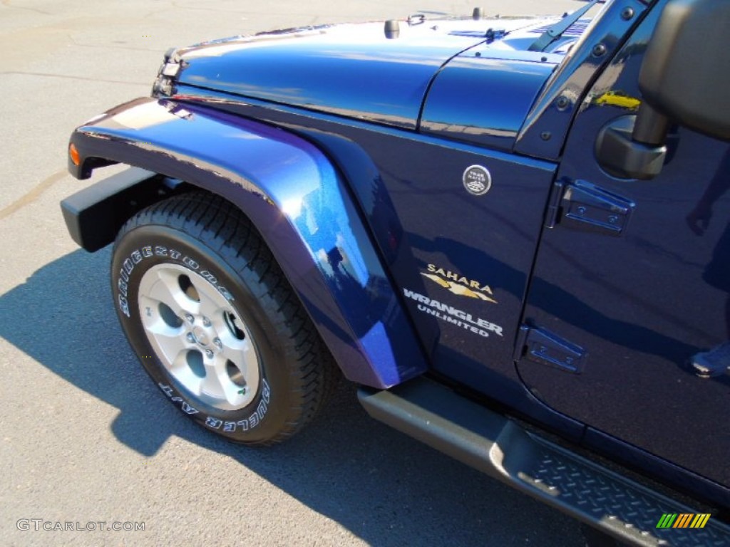 2013 Wrangler Unlimited Sahara 4x4 - True Blue Pearl / Black photo #7