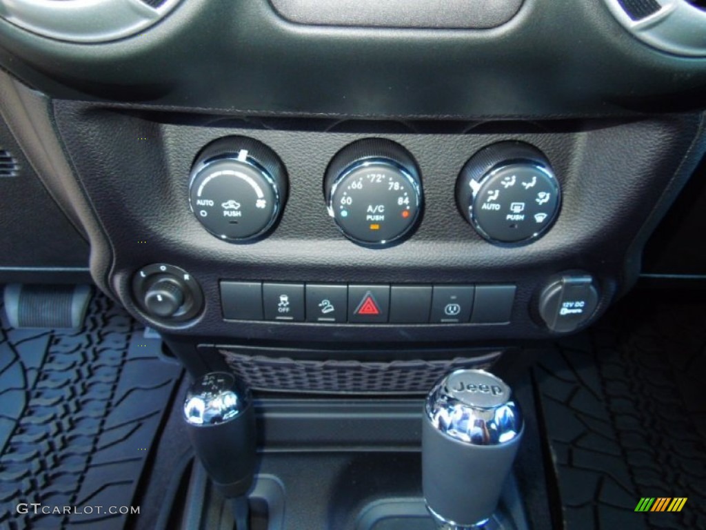 2013 Jeep Wrangler Unlimited Sahara 4x4 Controls Photo #70260046