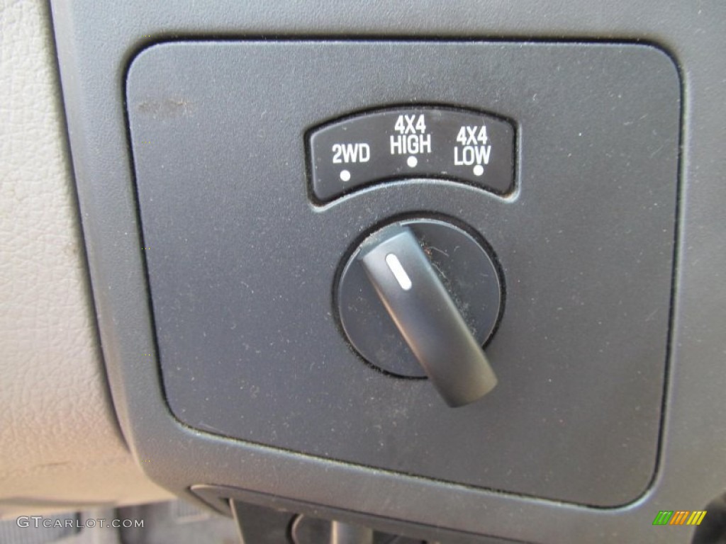 2009 Ford F250 Super Duty XLT SuperCab 4x4 Controls Photo #70261024