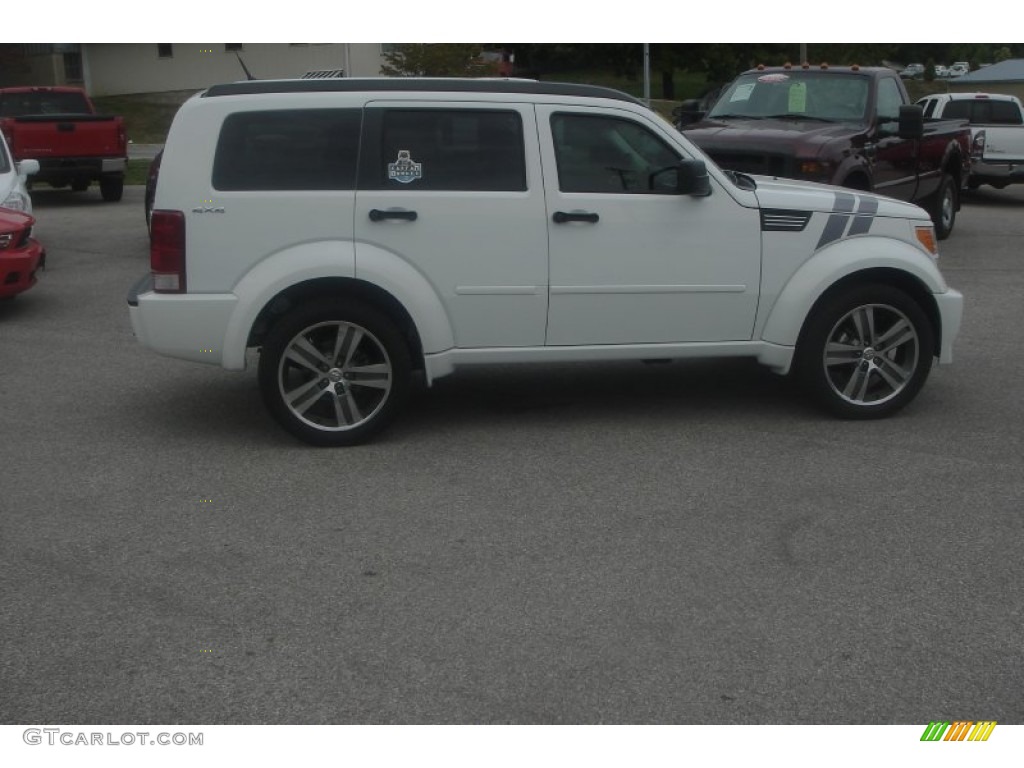 2011 Nitro Shock 4x4 - Bright White / Dark Slate Gray photo #2
