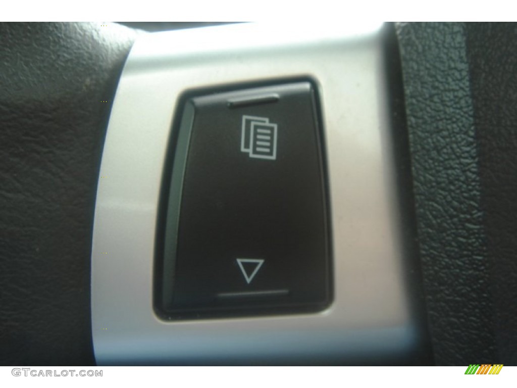 2011 Nitro Shock 4x4 - Bright White / Dark Slate Gray photo #44