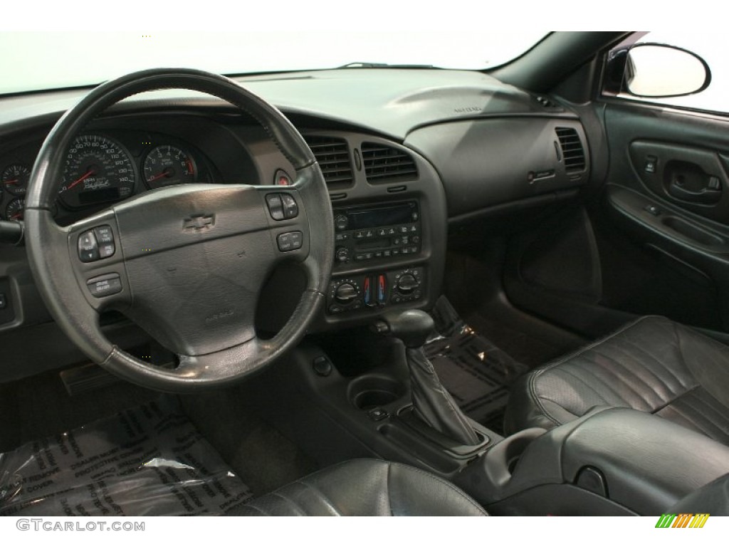 2004 Chevrolet Monte Carlo Intimidator SS Ebony Black Dashboard Photo #70262179