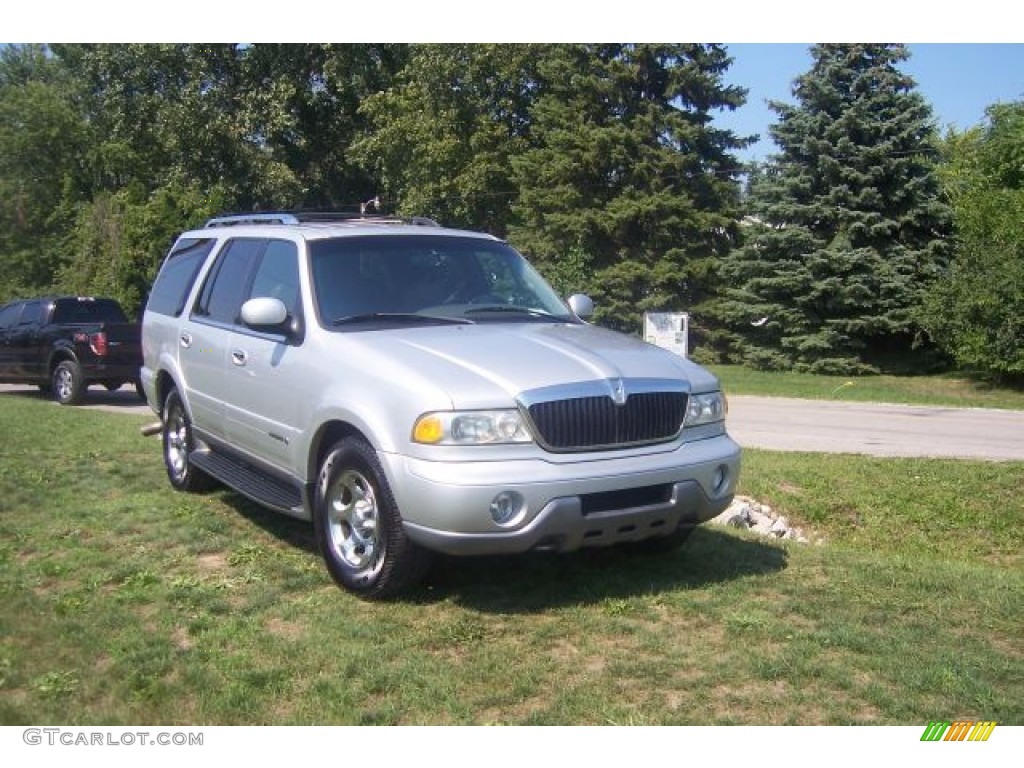 2000 Navigator  - Silver Metallic / Medium Parchment photo #3