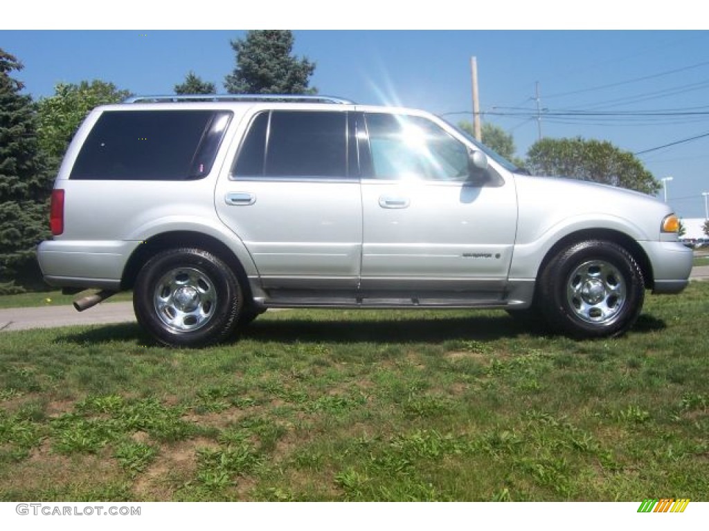 2000 Navigator  - Silver Metallic / Medium Parchment photo #4