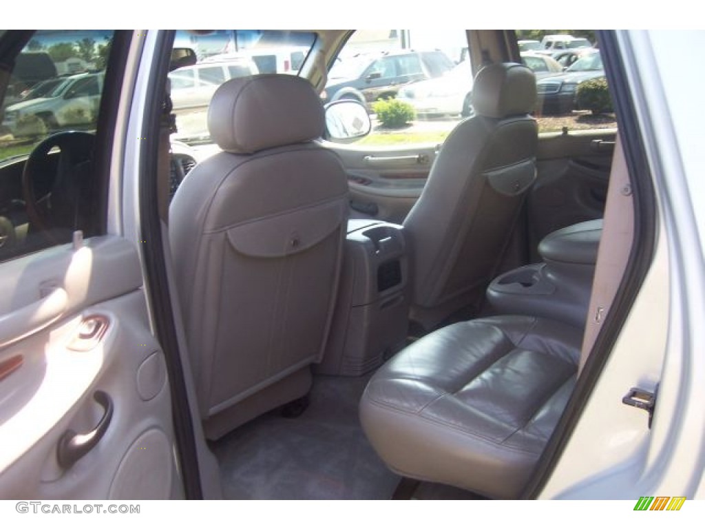 2000 Navigator  - Silver Metallic / Medium Parchment photo #10