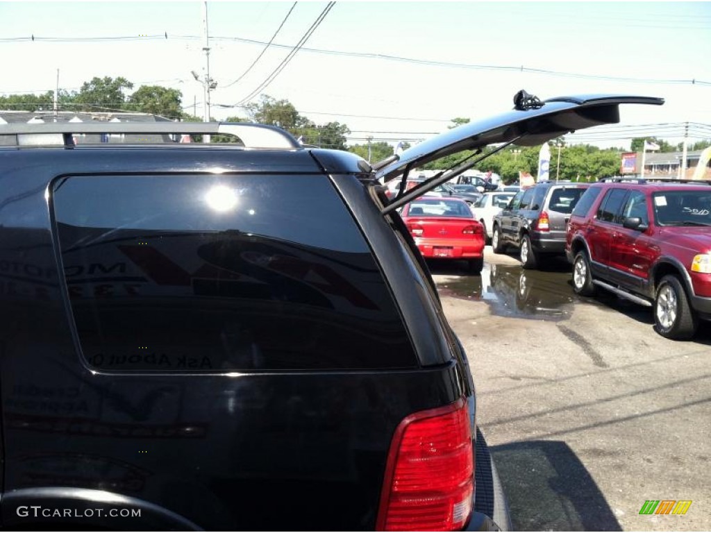2002 Explorer Limited 4x4 - Black Clearcoat / Midnight Grey photo #13