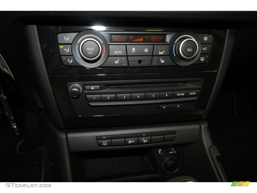 2013 BMW X1 xDrive 35i Controls Photo #70275160