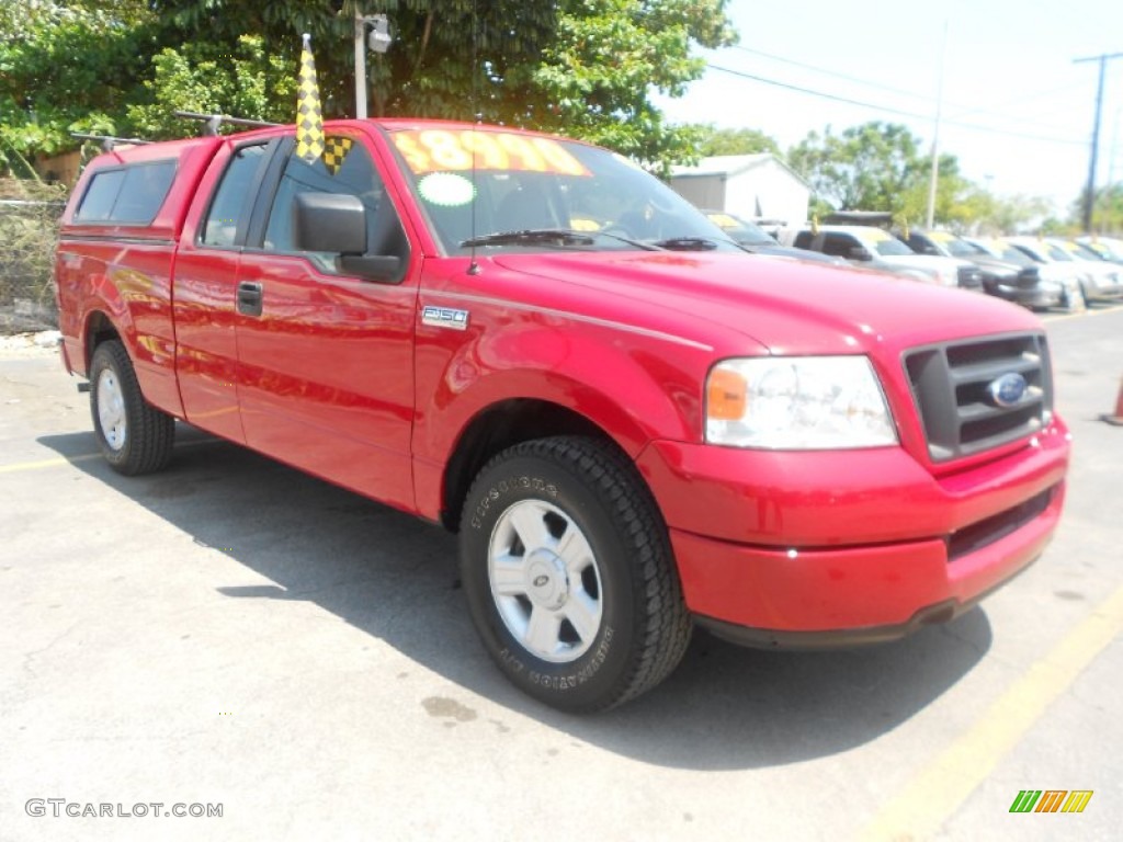 2005 F150 STX SuperCab - Bright Red / Medium Flint Grey photo #5