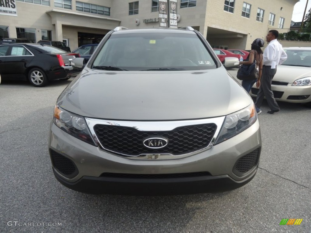 2011 Sorento LX V6 AWD - Titanium Silver / Black photo #3