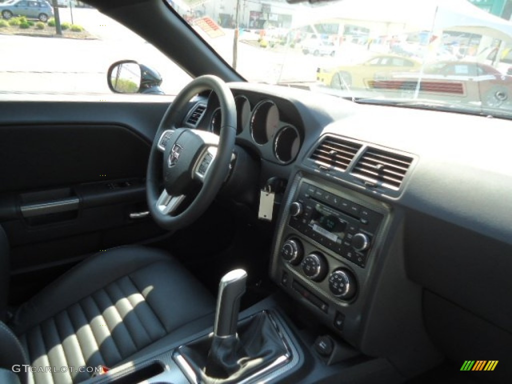 2013 Challenger R/T - Pitch Black / Dark Slate Gray photo #7