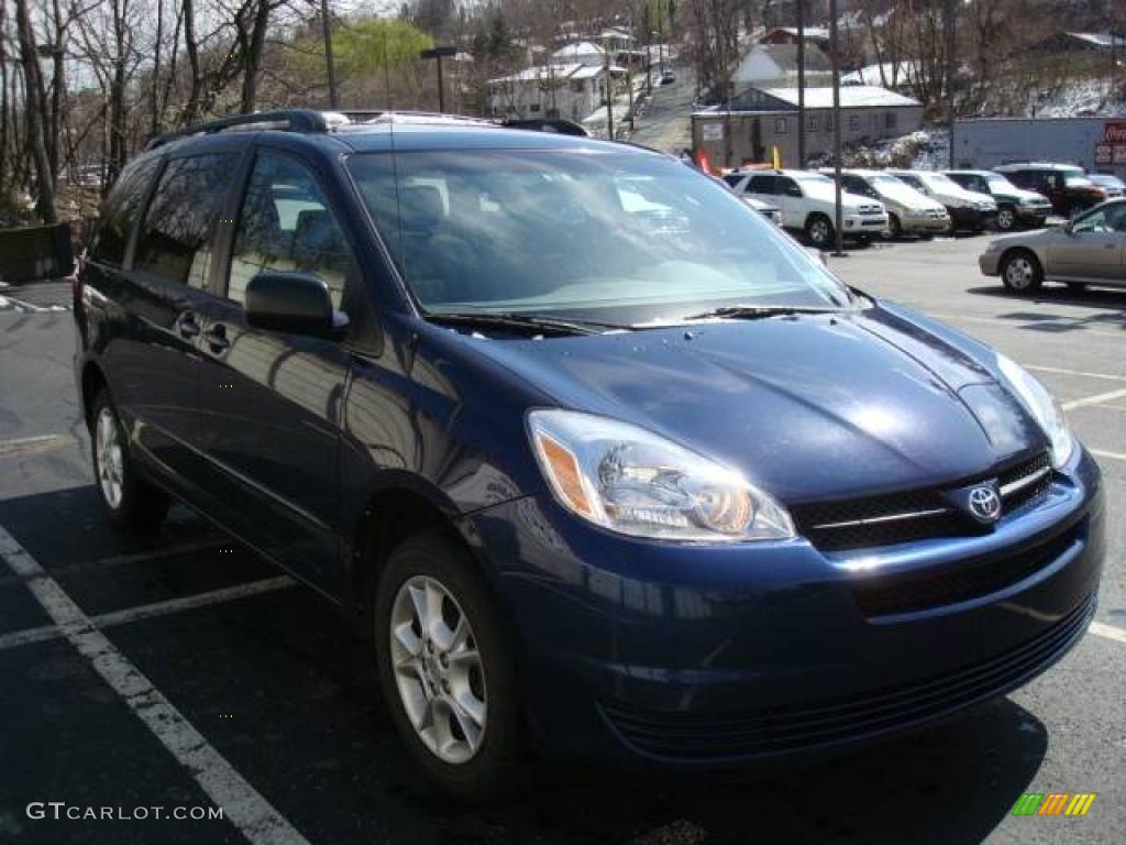 2004 Sienna LE AWD - Stratosphere Mica / Stone Gray photo #6