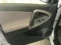 Classic Silver Metallic - RAV4 4WD Photo No. 17