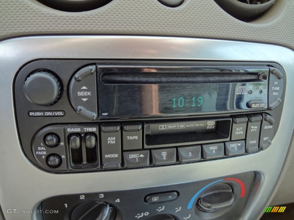 2003 Jeep Liberty Limited Audio System Photos