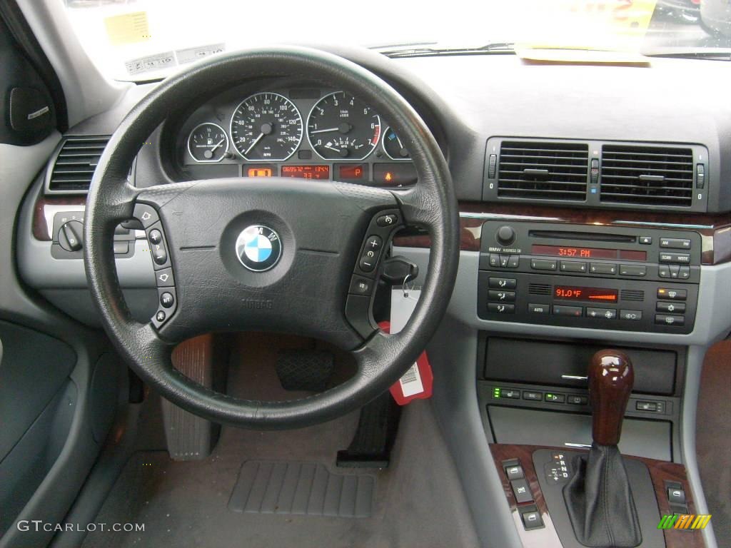 2002 3 Series 330xi Sedan - Jet Black / Grey photo #14