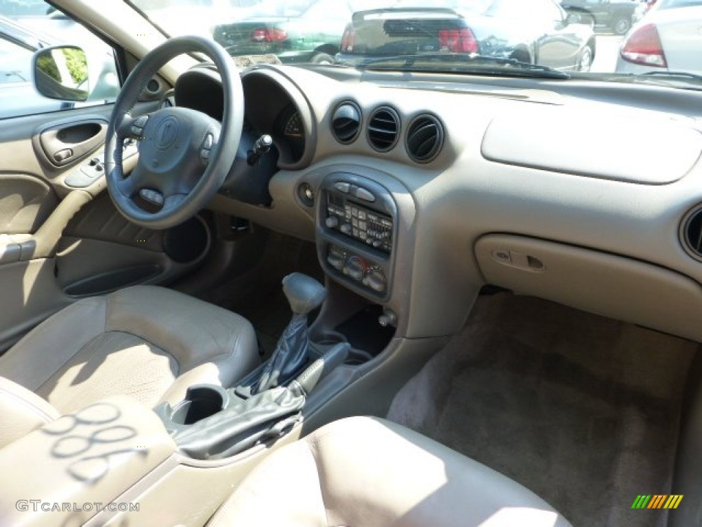 2000 Grand Am GT Coupe - Arctic White / Dark Taupe photo #8