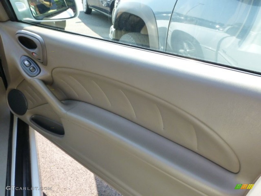 2000 Grand Am GT Coupe - Arctic White / Dark Taupe photo #10