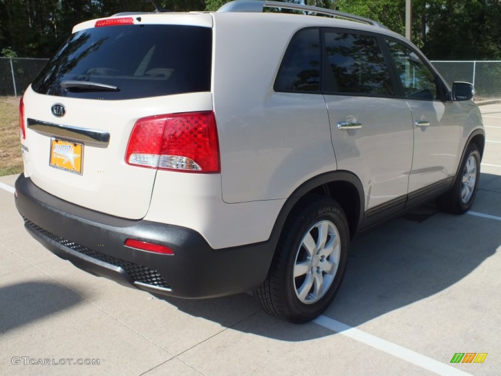 2011 Sorento LX V6 - White Sand Beige / Beige photo #5