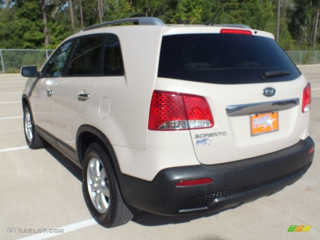 2011 Sorento LX V6 - White Sand Beige / Beige photo #7