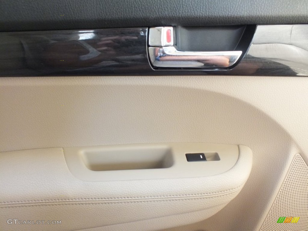 2011 Sorento LX V6 - White Sand Beige / Beige photo #29