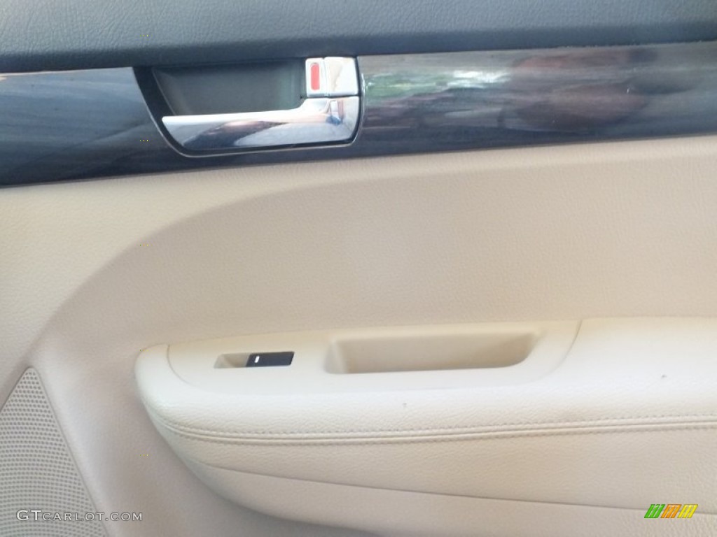 2011 Sorento LX V6 - White Sand Beige / Beige photo #30