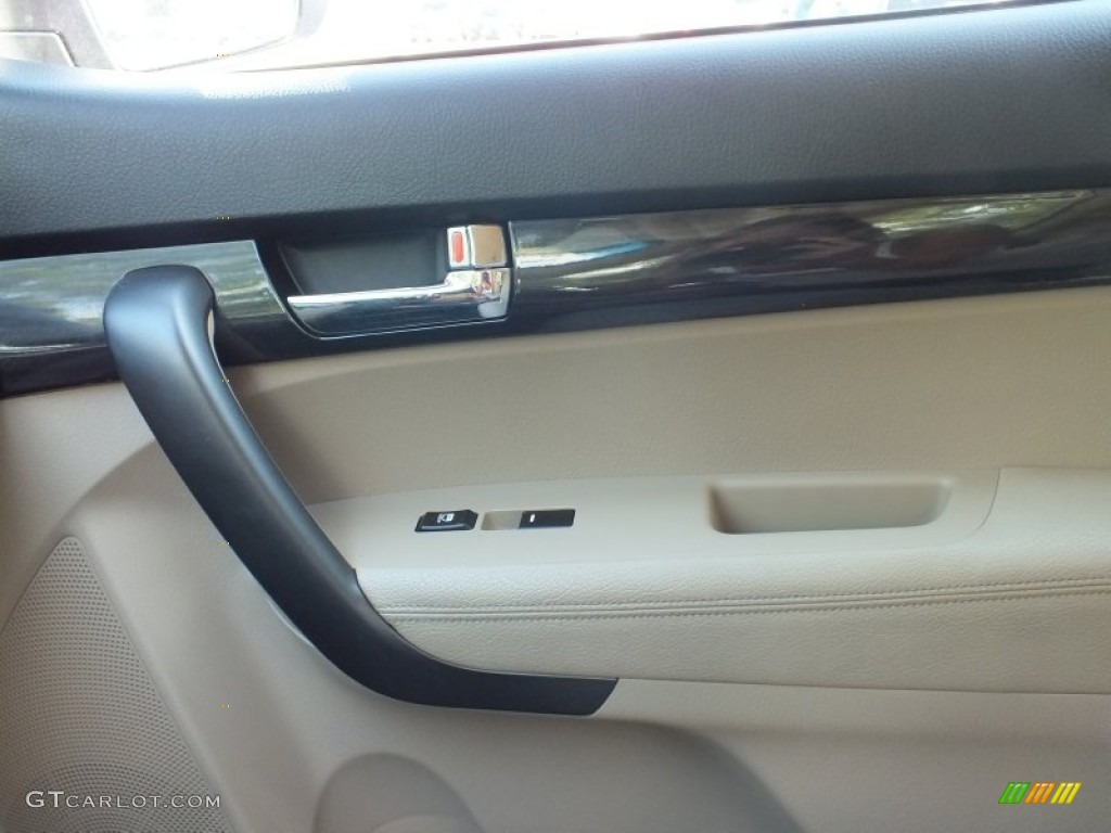 2011 Sorento LX V6 - White Sand Beige / Beige photo #31