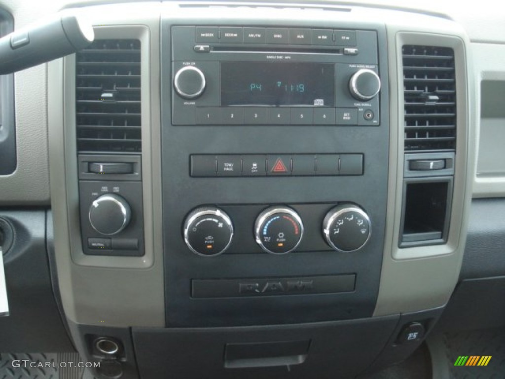 2011 Ram 1500 Express Regular Cab 4x4 - Bright Silver Metallic / Dark Slate Gray/Medium Graystone photo #18