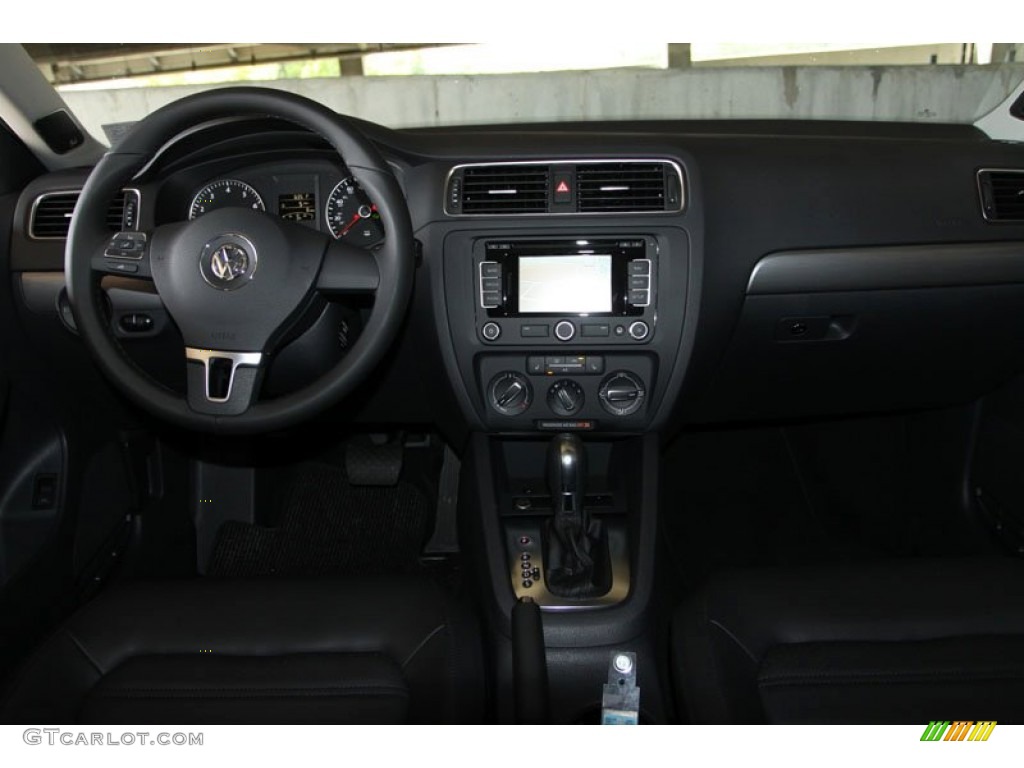 2013 Jetta SEL Sedan - Platinum Gray Metallic / Titan Black photo #17