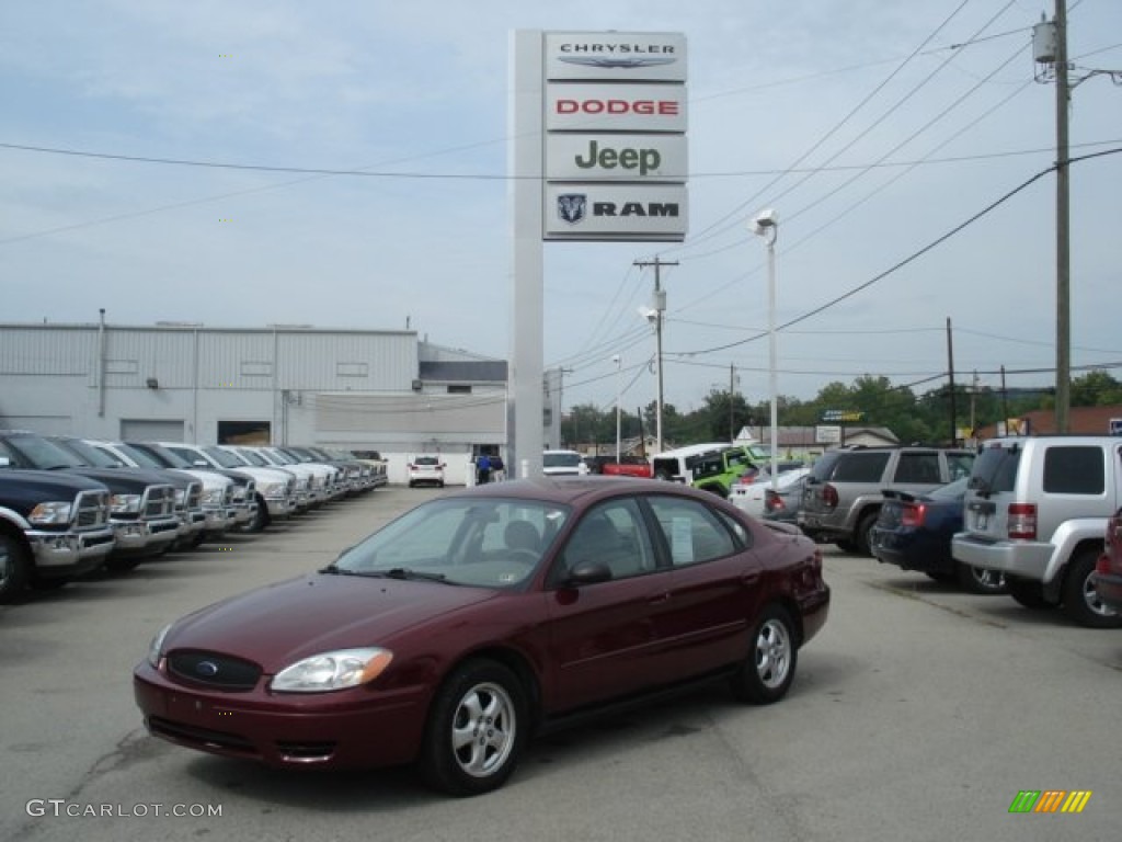 2005 Taurus SE - Merlot Pearl Clearcoat / Medium/Dark Flint photo #1