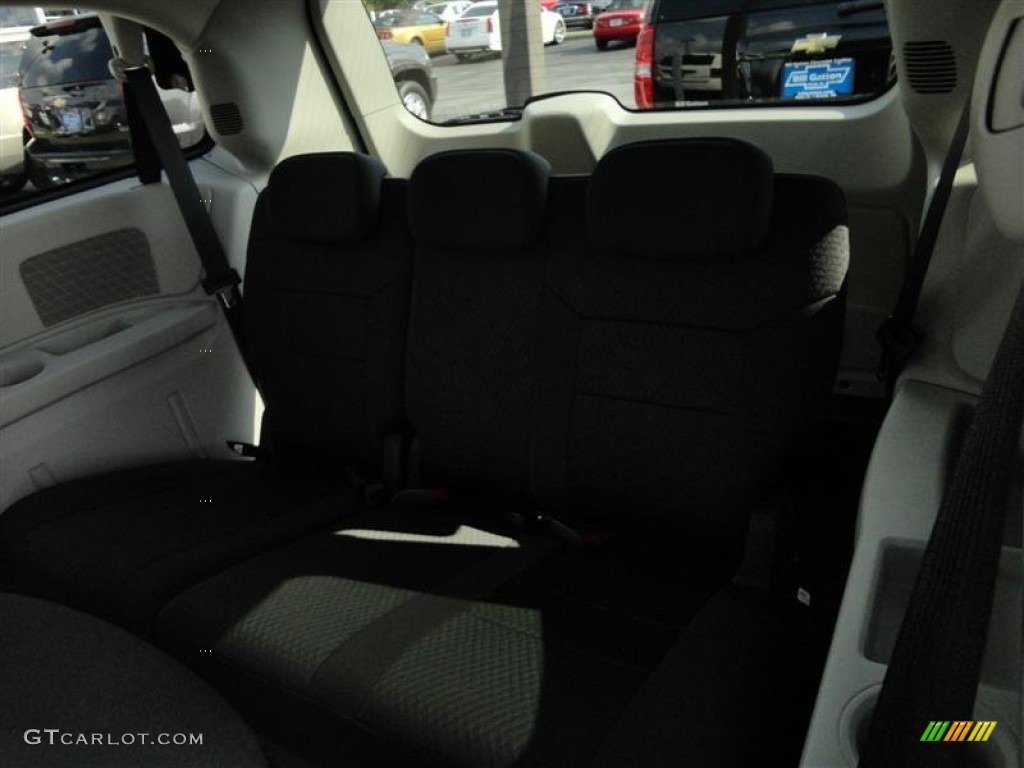 2010 Grand Caravan SE - Dark Cordovan Pearlcoat / Dark Slate Gray/Light Shale photo #5