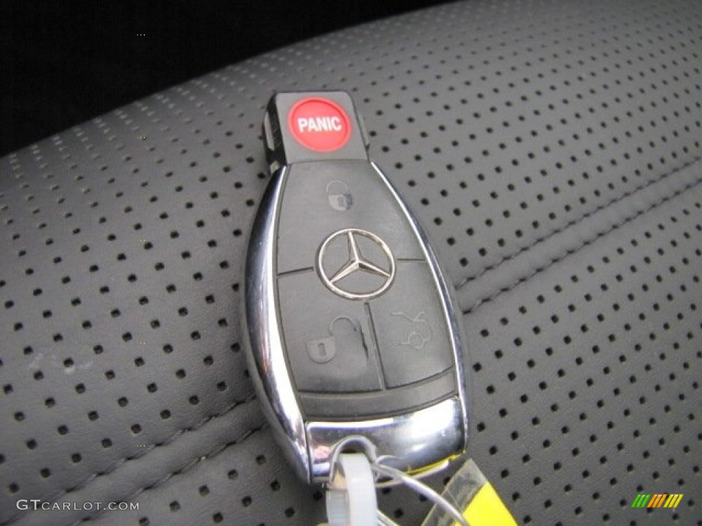 2009 Mercedes-Benz S 63 AMG Sedan Keys Photos