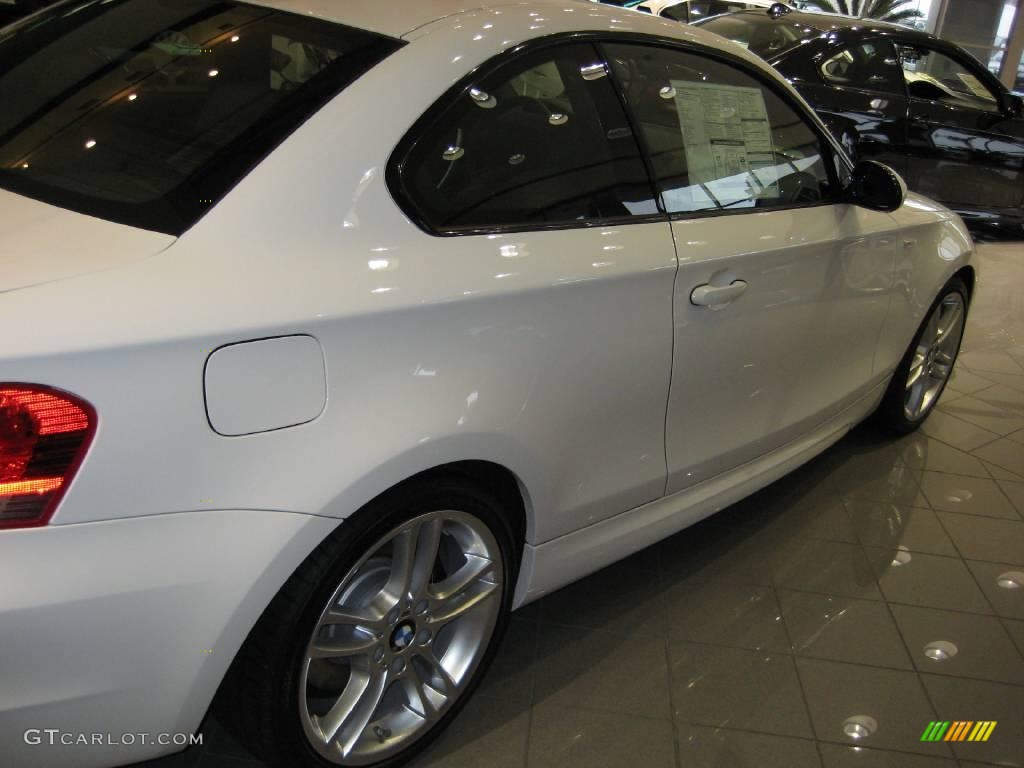 2009 1 Series 135i Coupe - Alpine White / Black photo #6