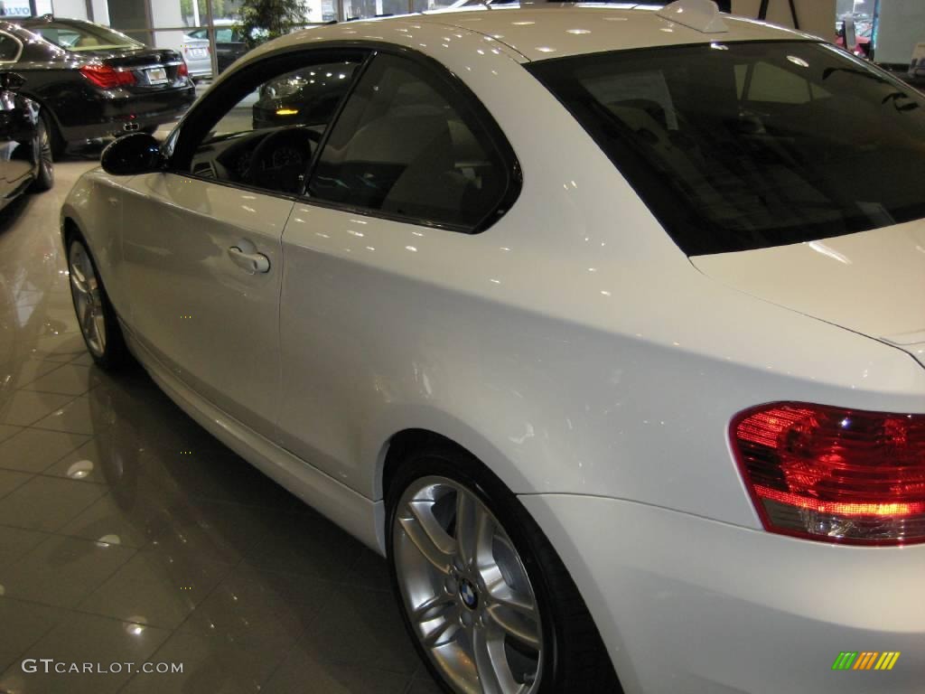 2009 1 Series 135i Coupe - Alpine White / Black photo #8