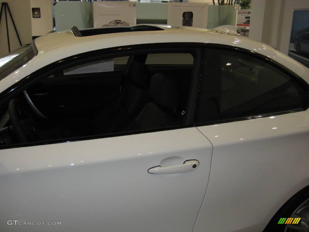2009 1 Series 135i Coupe - Alpine White / Black photo #10