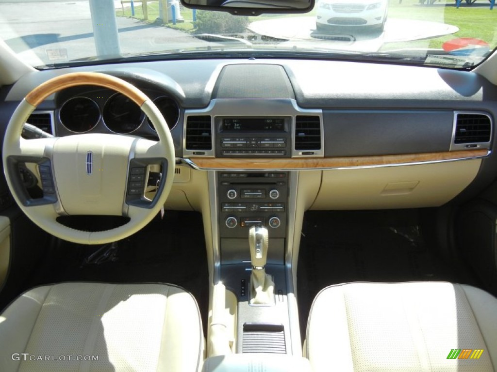 2011 Lincoln MKZ FWD Light Camel Dashboard Photo #70311841