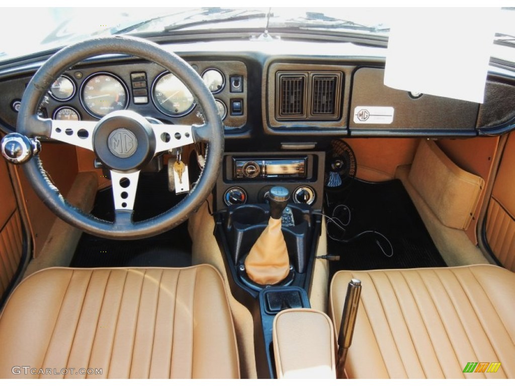 1980 MG MGB Mark III Tan Dashboard Photo #70313211