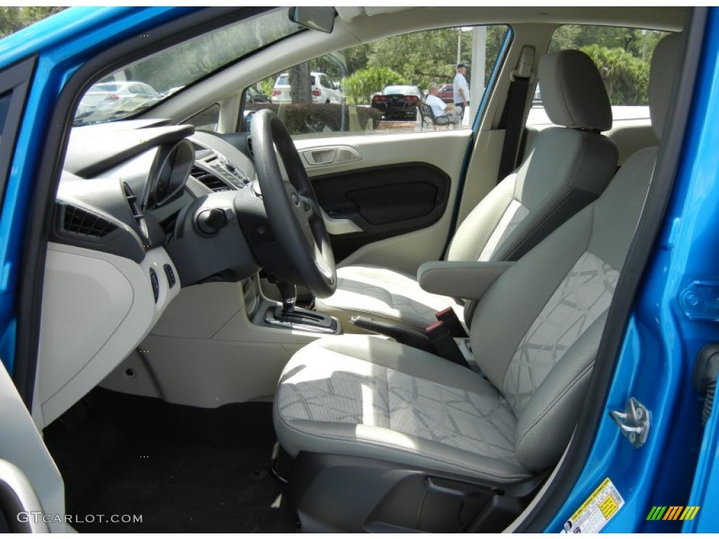 2012 Ford Fiesta SE Hatchback Front Seat Photo #70314248