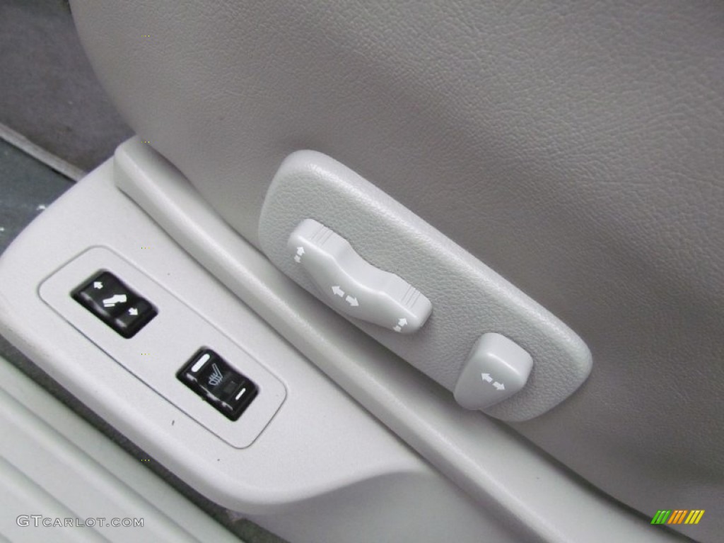 2005 Nissan Quest 3.5 SL Controls Photo #70315060