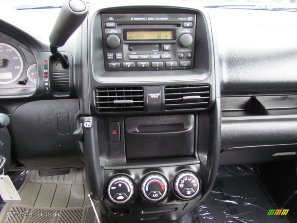 2005 Honda CR-V EX 4WD Controls Photo #70315647