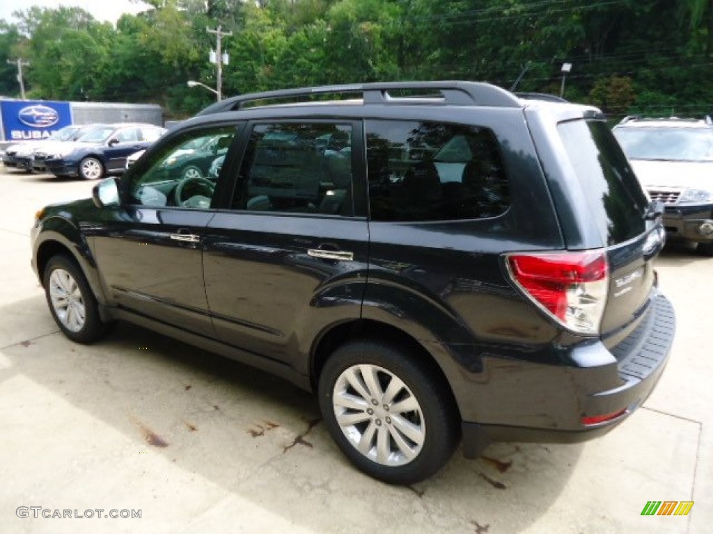 2013 Forester 2.5 X Premium - Dark Gray Metallic / Platinum photo #2