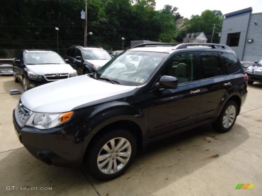 2013 Forester 2.5 X Premium - Dark Gray Metallic / Platinum photo #8