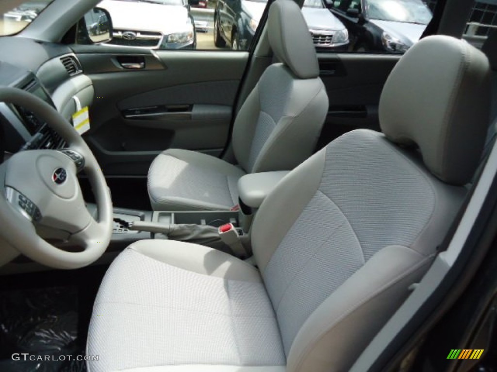 2013 Forester 2.5 X Premium - Dark Gray Metallic / Platinum photo #10