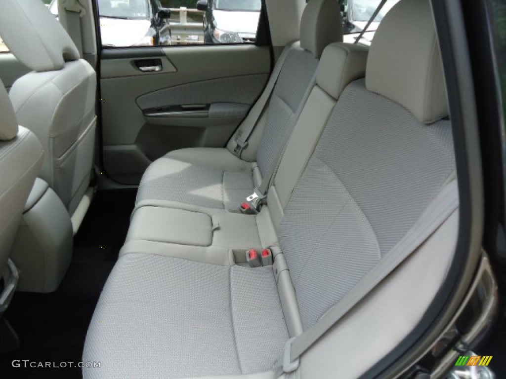 2013 Forester 2.5 X Premium - Dark Gray Metallic / Platinum photo #11