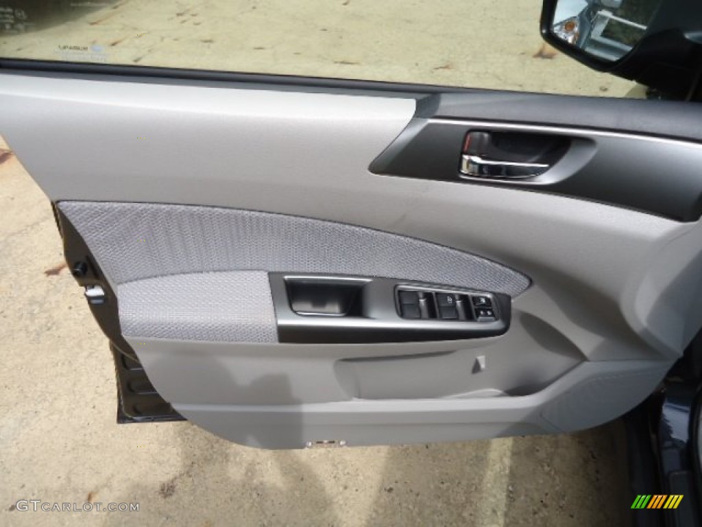 2013 Forester 2.5 X Premium - Dark Gray Metallic / Platinum photo #14