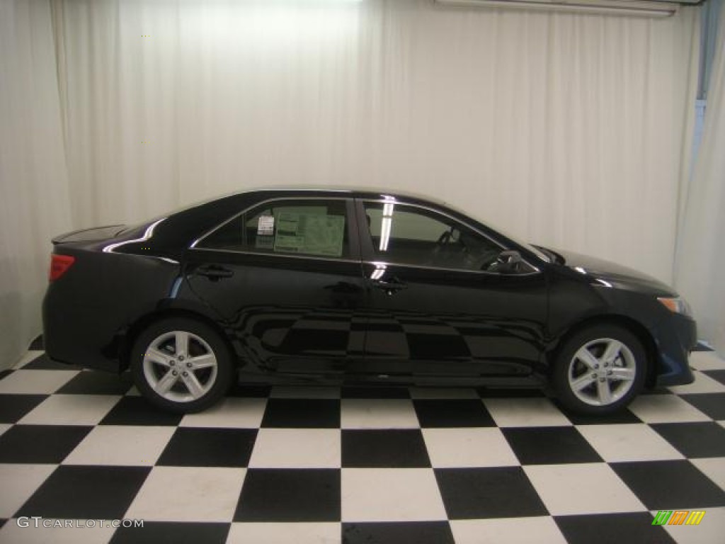 2012 Camry SE - Attitude Black Metallic / Black photo #3