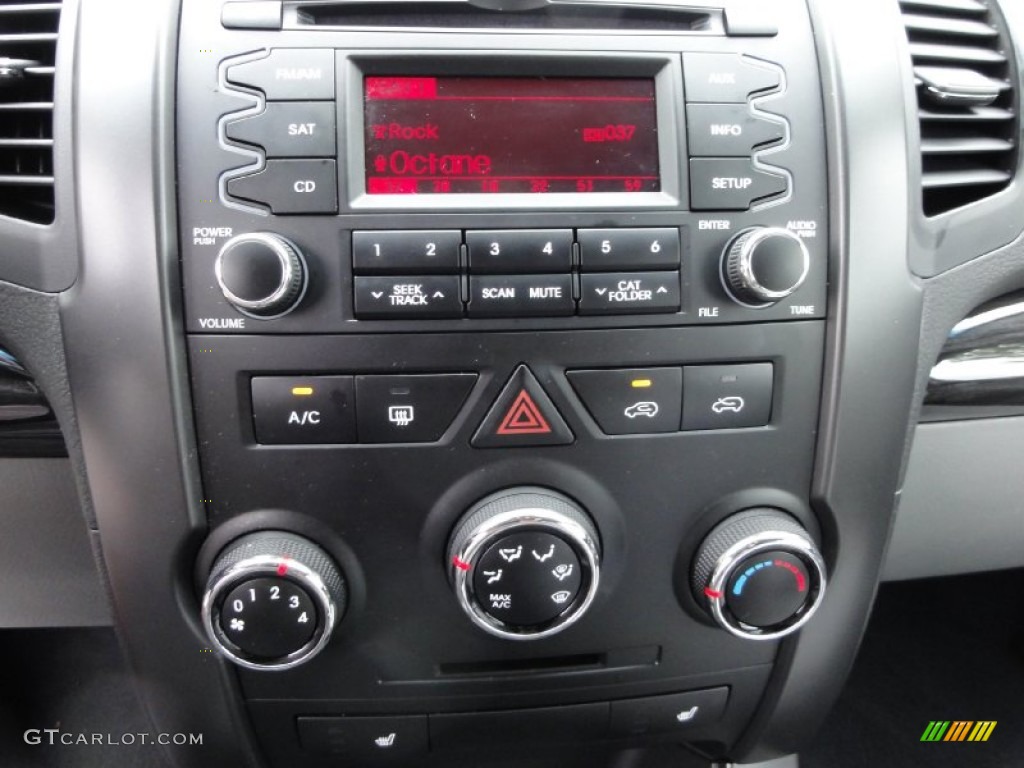2012 Kia Sorento LX V6 Controls Photos
