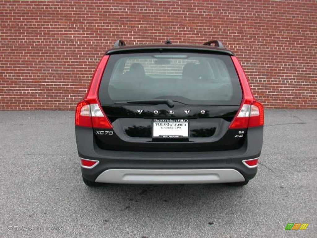 2010 XC70 3.2 AWD - Black / Off Black photo #8