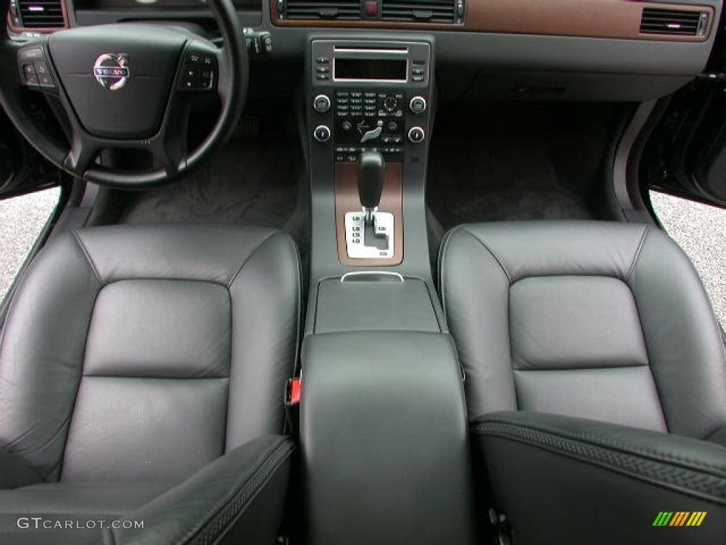 2010 XC70 3.2 AWD - Black / Off Black photo #9
