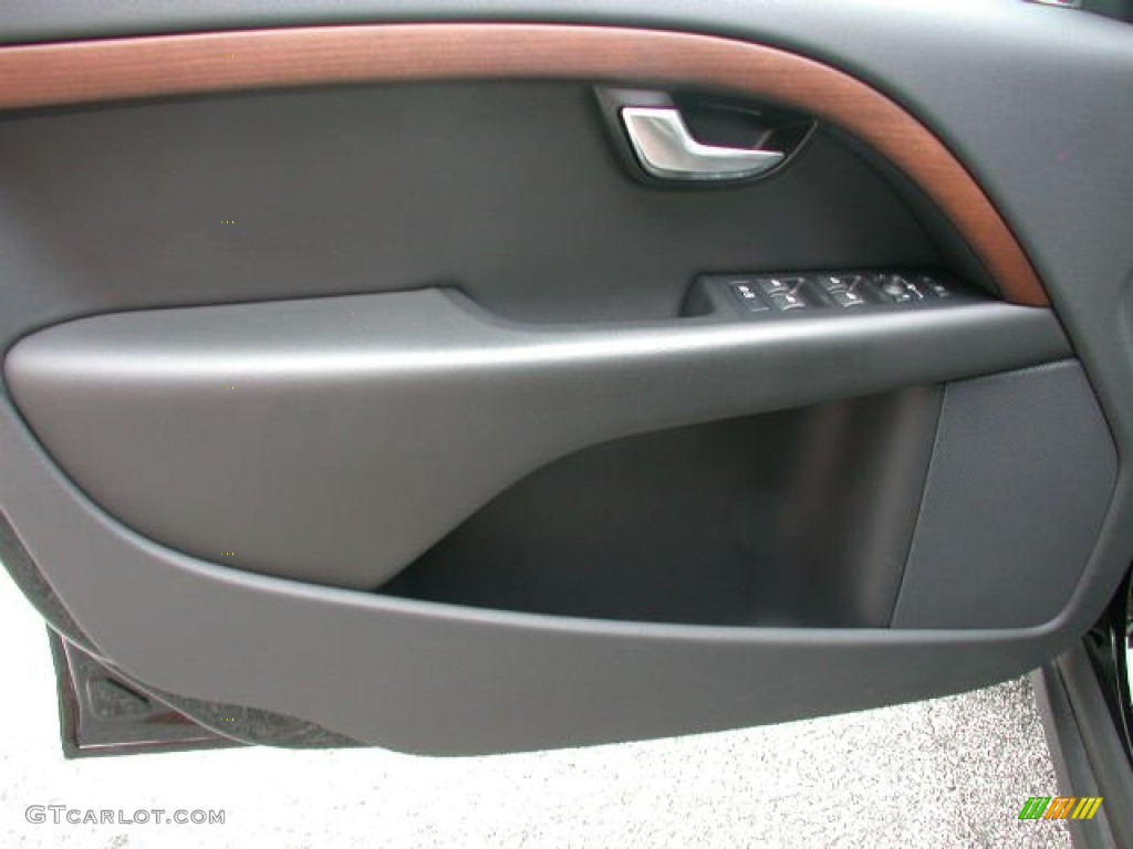 2010 XC70 3.2 AWD - Black / Off Black photo #21